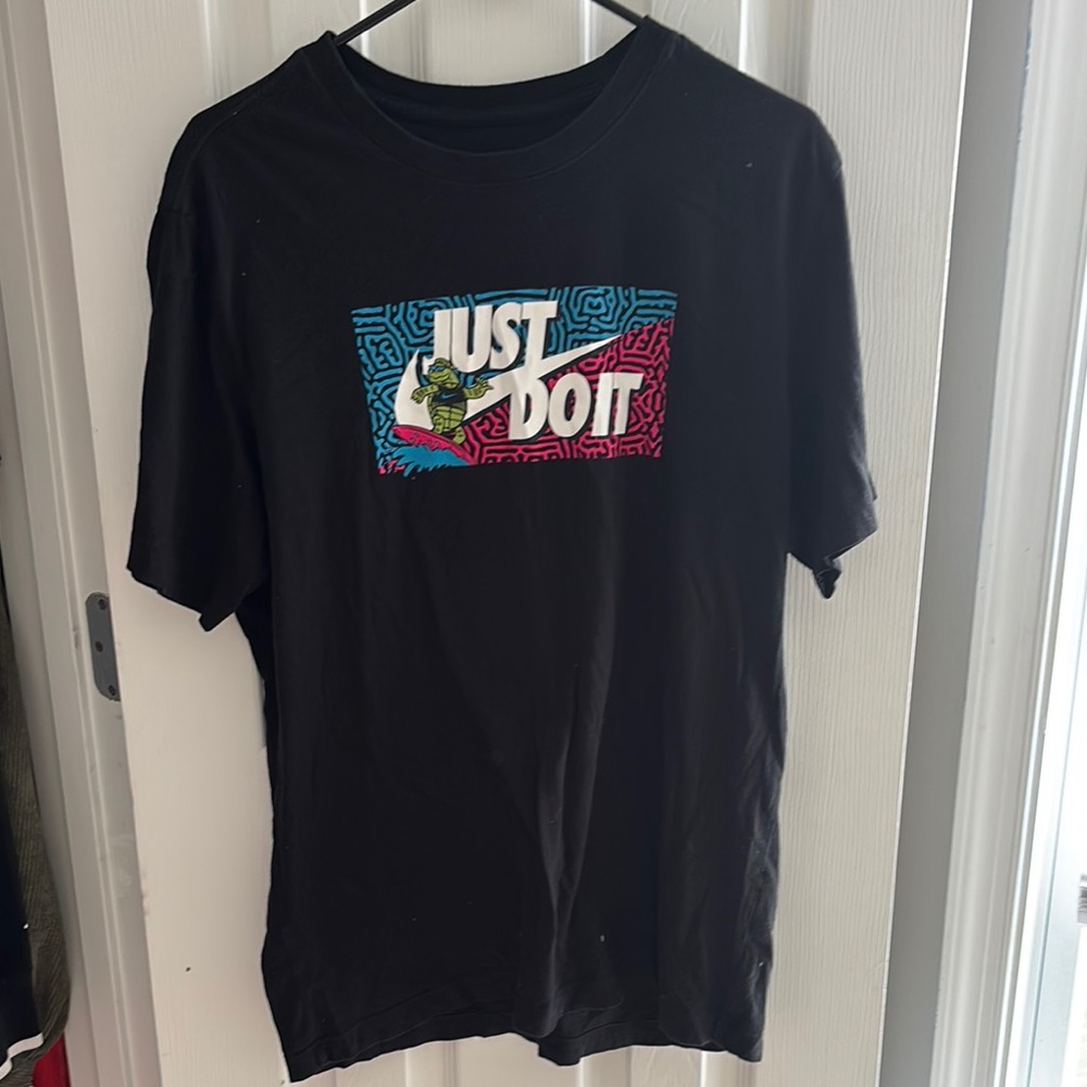 Nike Men’s Graphic Tee